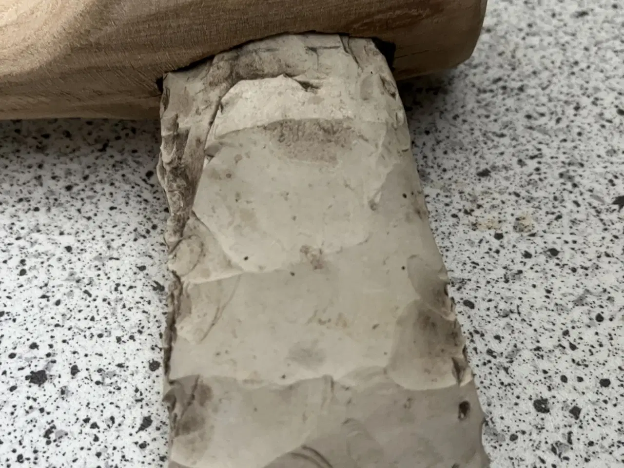 Billede 3 - Stenøkse med skaft