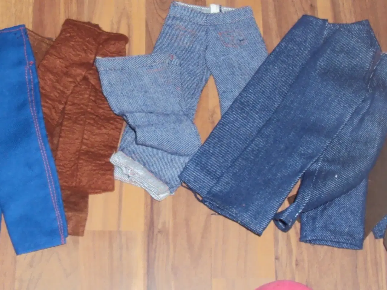 Billede 7 - tøj til famosa