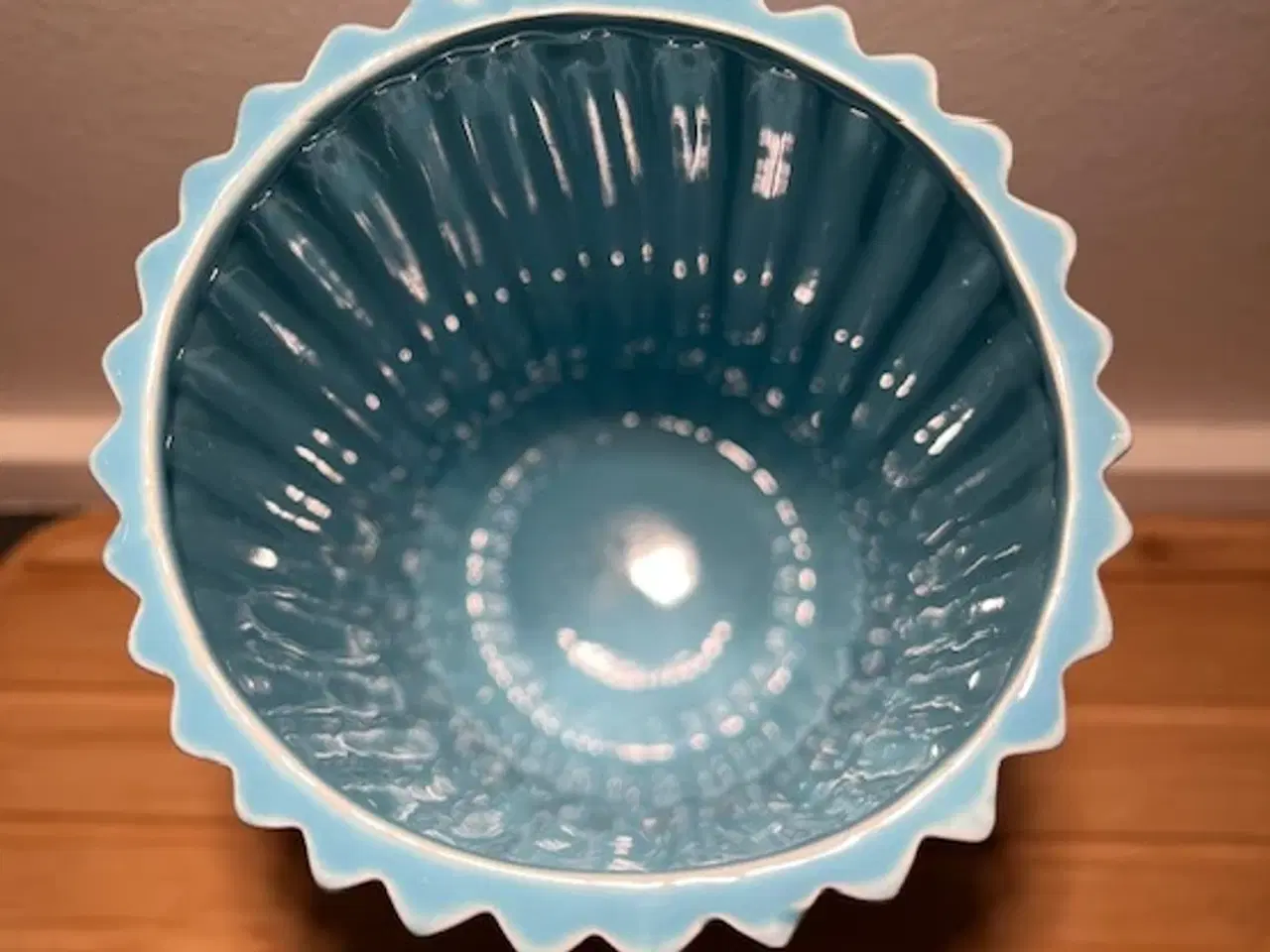 Billede 3 - Stor vintage vase – Turkis kanneleret porcelæn