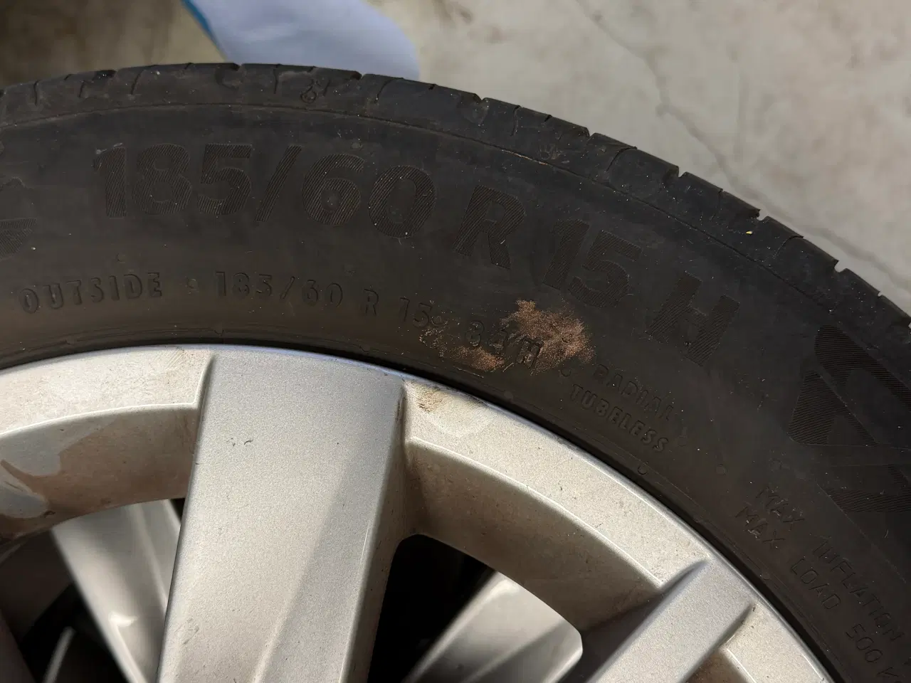 Billede 5 - VW Polo originale alufælge med sommerdæk.