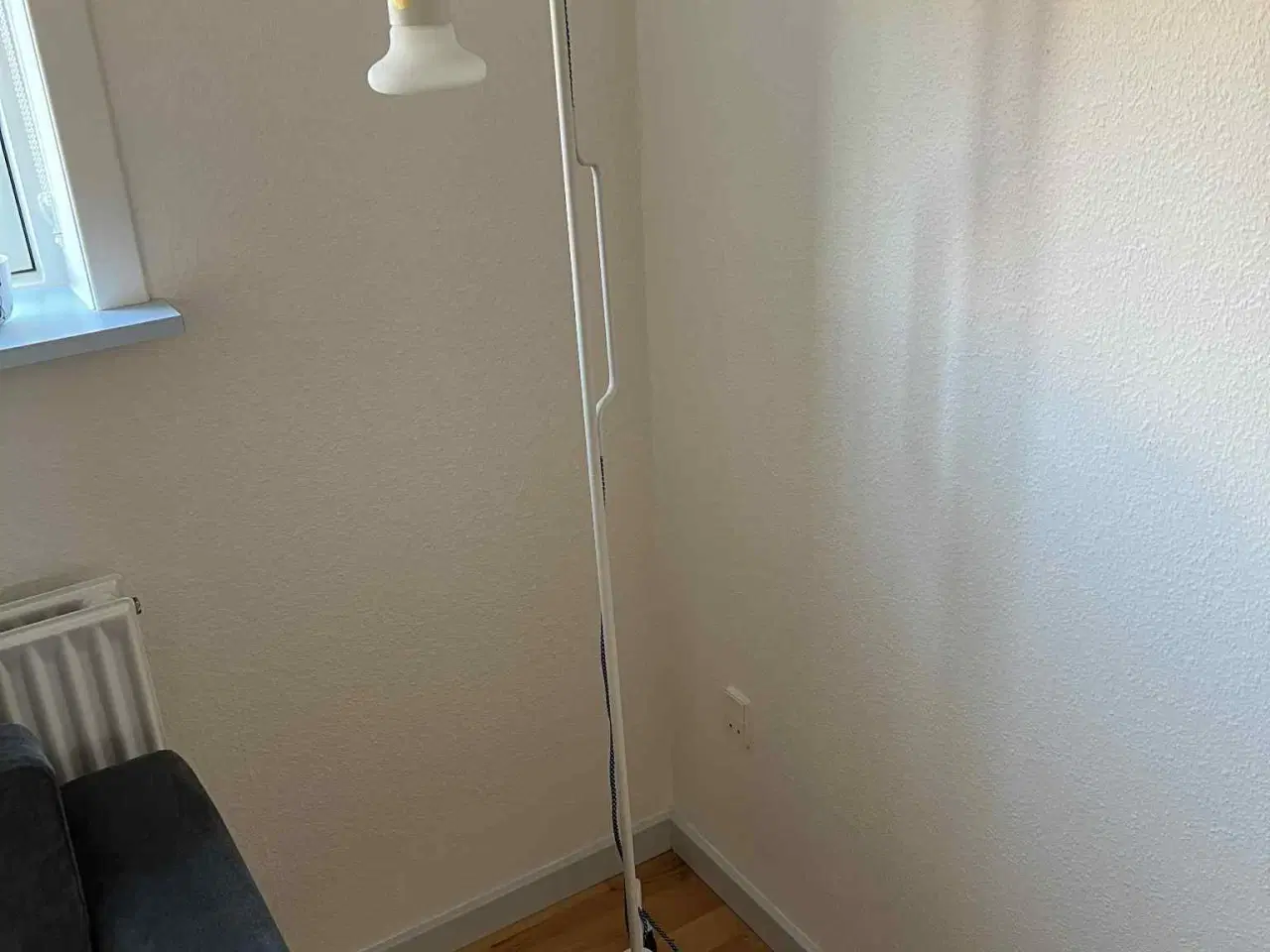 Billede 2 - Hübsch gulvlampe 