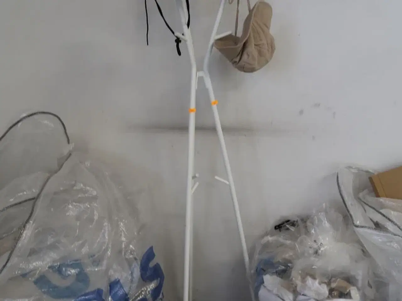 Billede 2 - Stumtjener samt vægtæppe