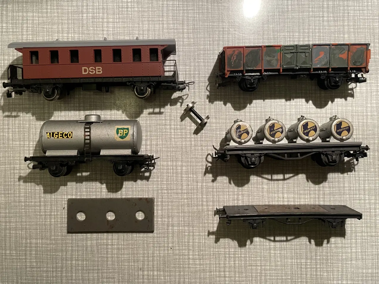 Billede 1 - Lot af bl. vogne til toskinnedrift