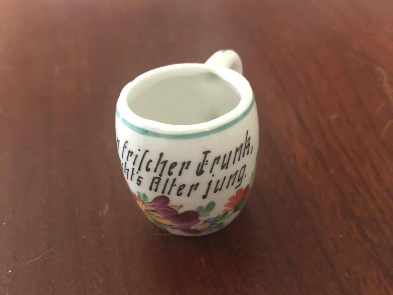 Billede 2 - Lille souvenierkrus i porcelæn