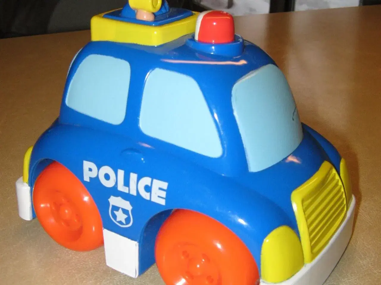 Billede 1 - Politi bil