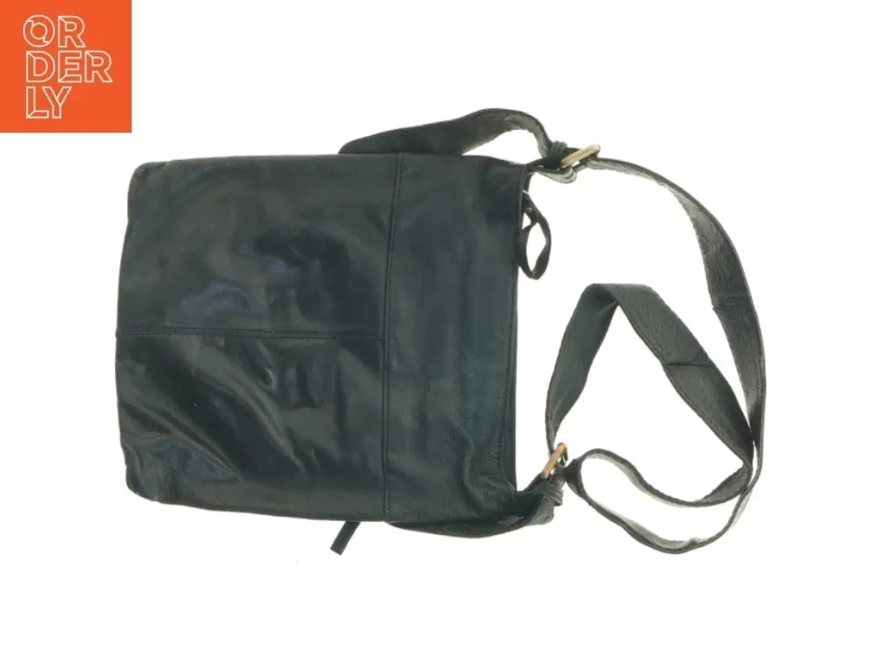 Billede 4 - Sort Crossbody skuldertaske i læder fra Bella Moda (str. 20 x 22 cm)