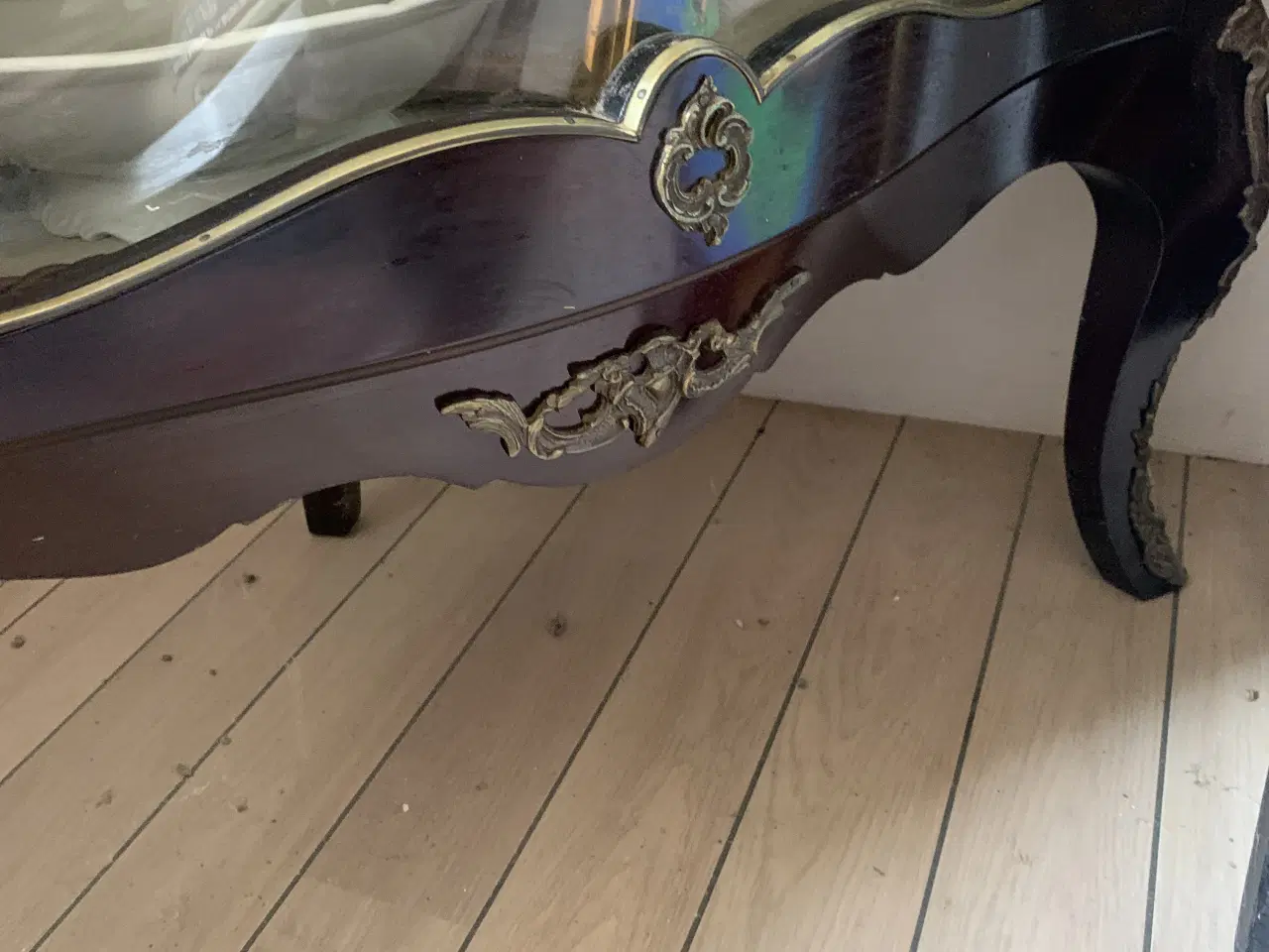 Billede 2 - Gl hjørneskab