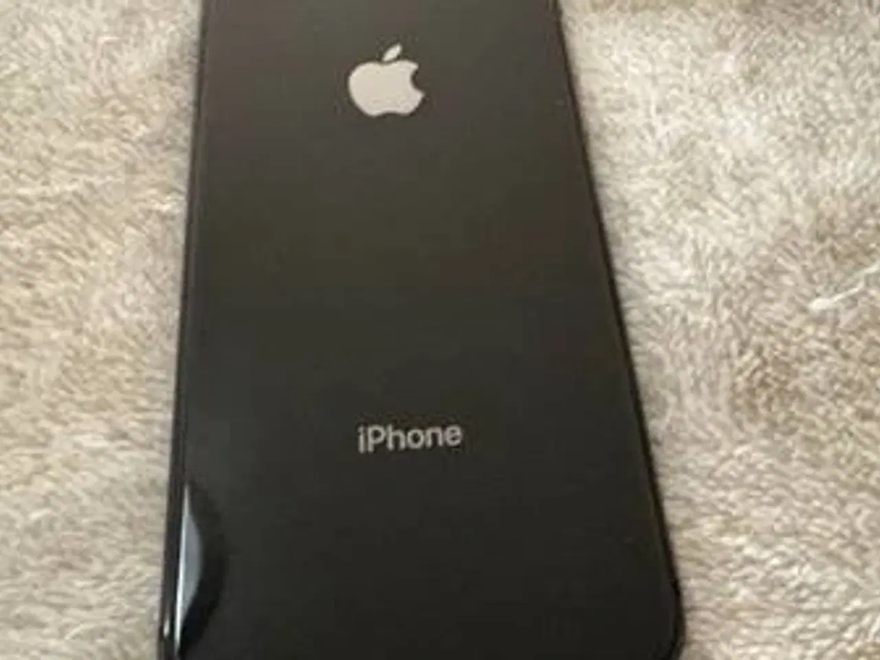 Billede 4 - iPhone 8 inkl oplader og headset