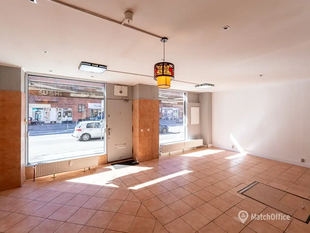 Billede 3 - UDLEJES: Butik med stort facadeparti. åben planløsning og mange muligheder