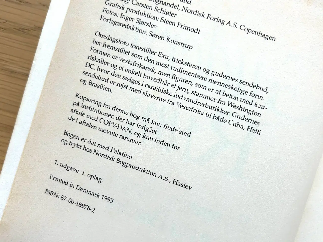 Billede 3 - Gudernes Rum: Førsteudgave af Inger Sjørslev 1995