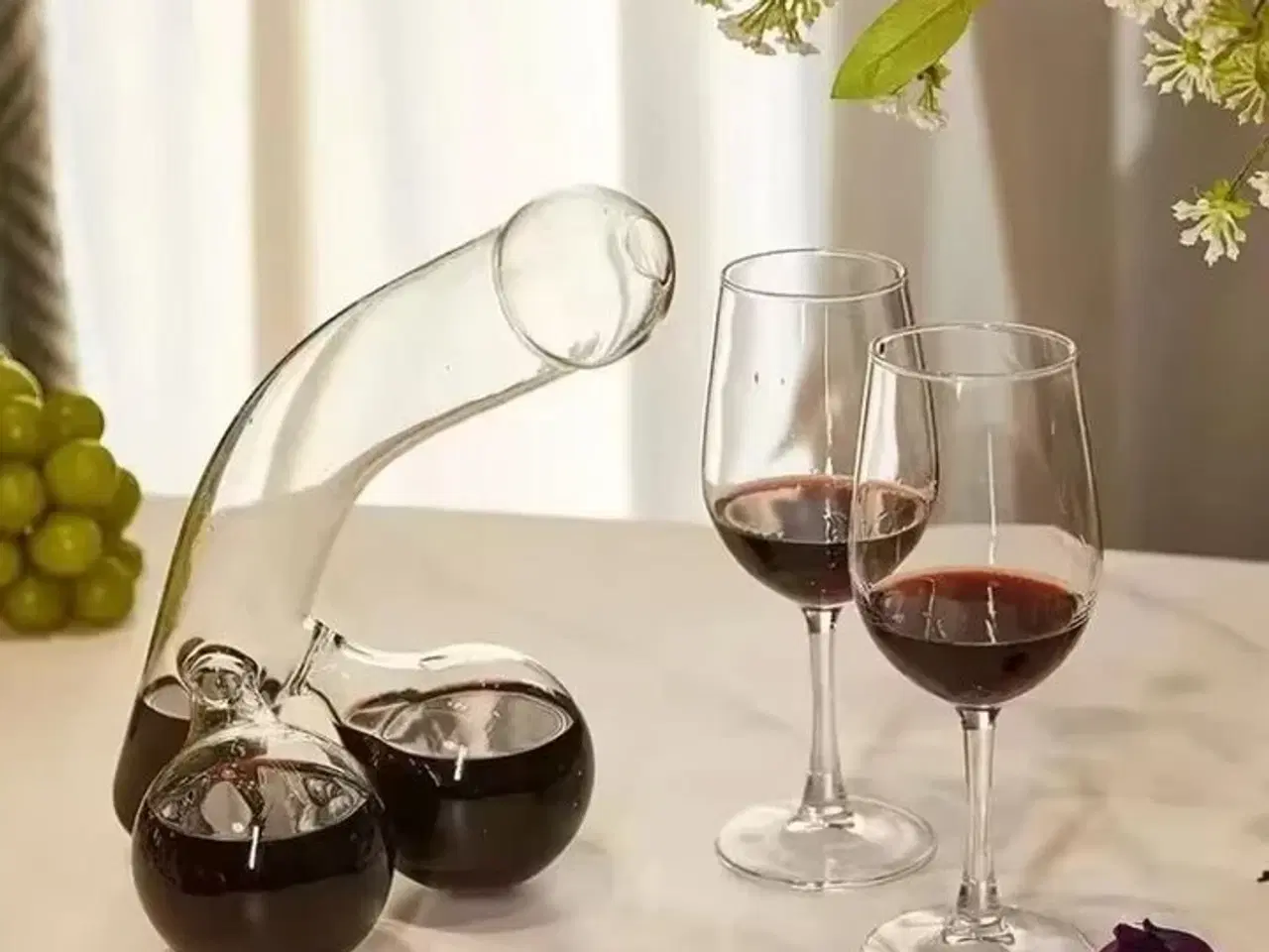 Billede 5 - Håndblæst humoristisk karaffel til vin og whisky