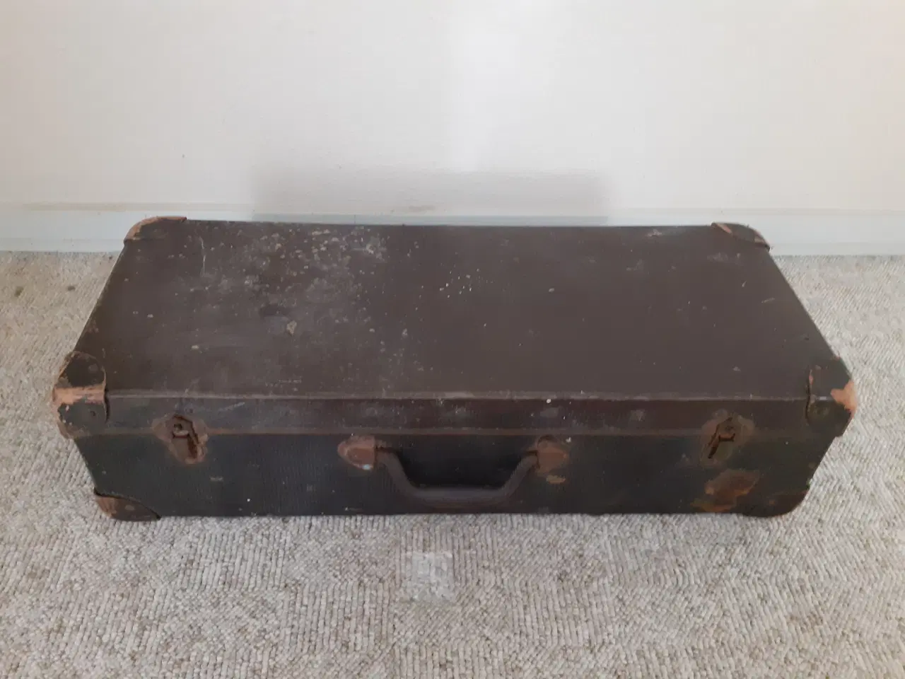 Billede 1 - Gl kuffert. 