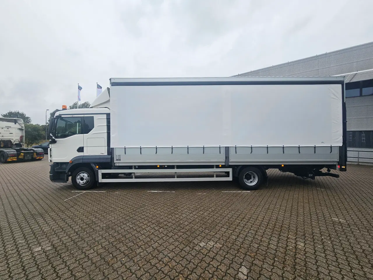 Billede 3 - MAN TGL 12.250, Presenning