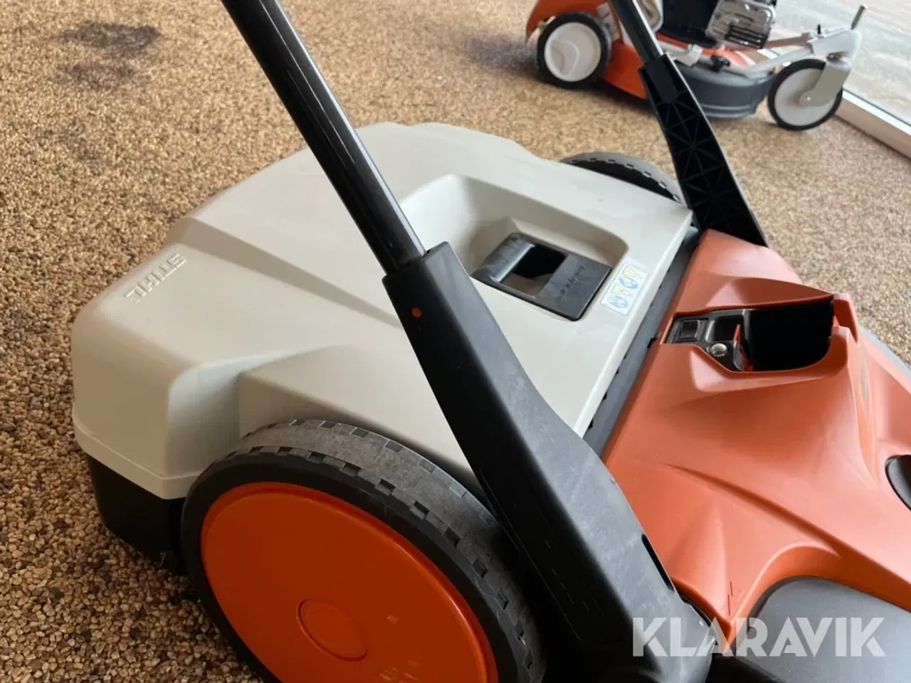 Billede 5 - Fejemaskine Stihl KGA 770