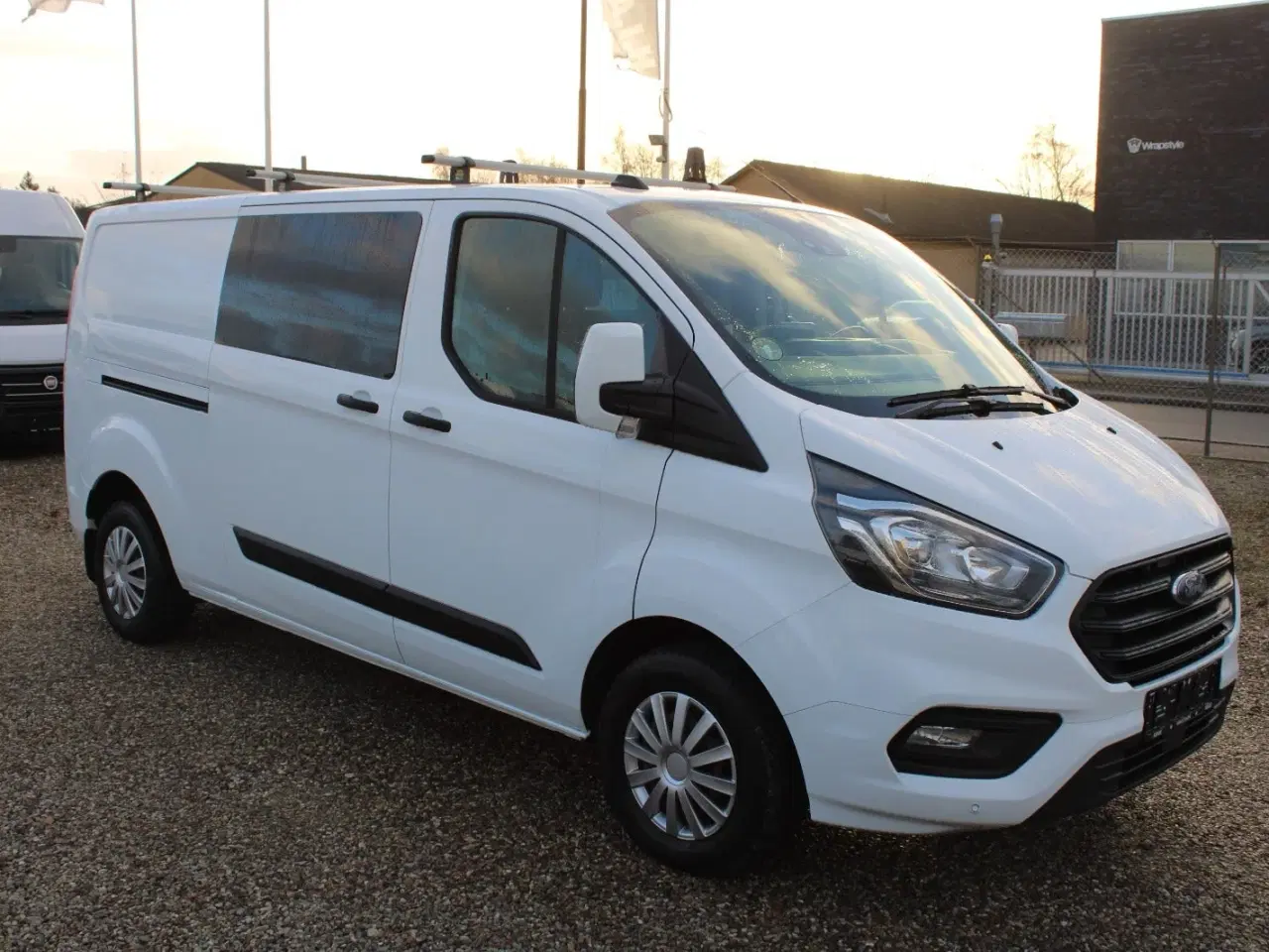 Billede 2 - Ford Transit Custom 300L 2,0 TDCi 130 Trend Mandskabsvogn