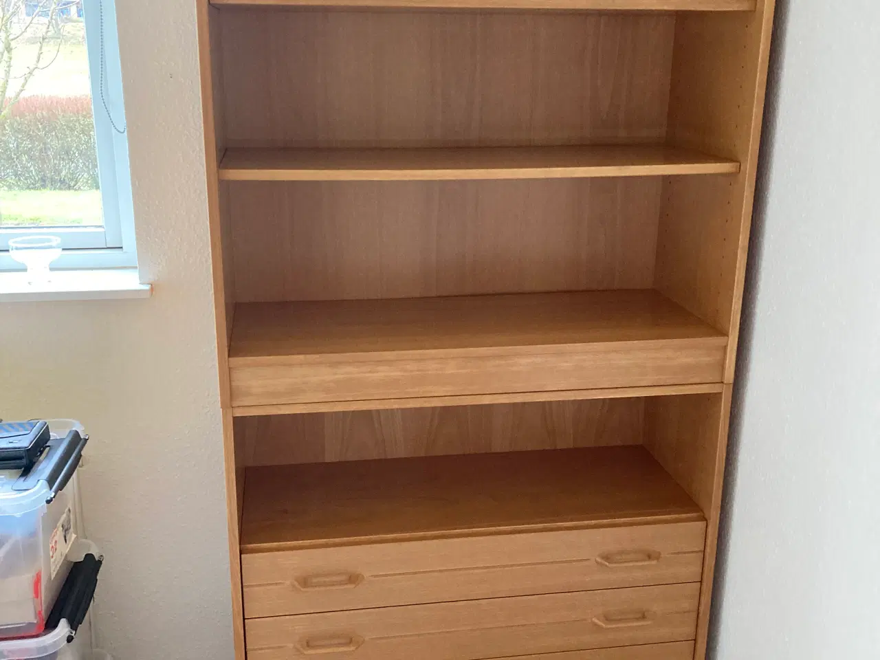 Billede 1 - Bogreol med skuffer