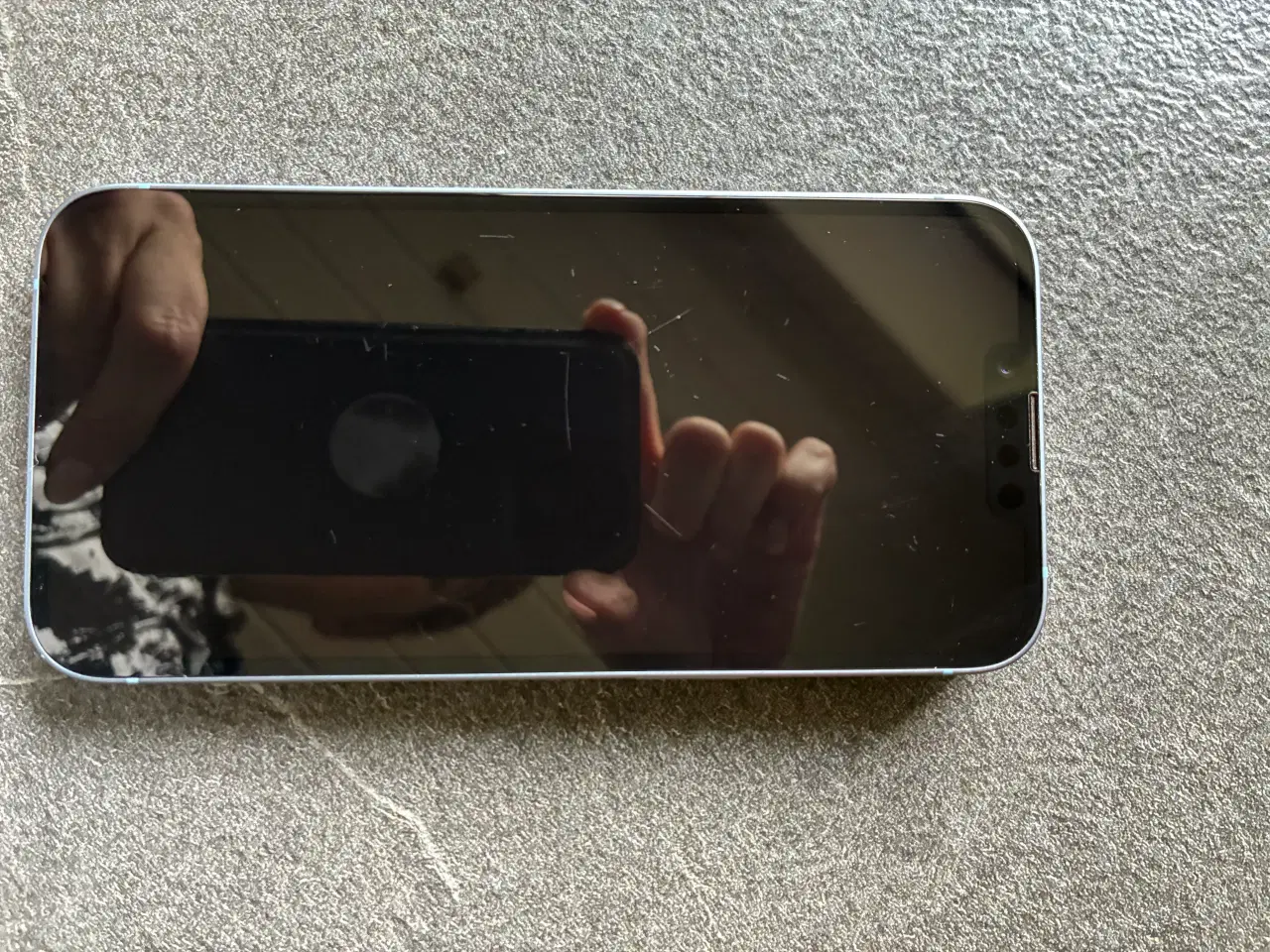 Billede 2 - Velholdt iPhone 12 