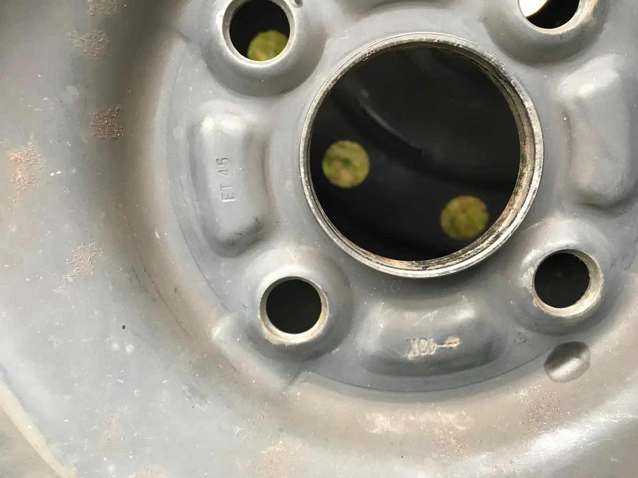 Billede 2 - Bil Dæk 165/70, R14, 81T Conti dækmønster 3mm
