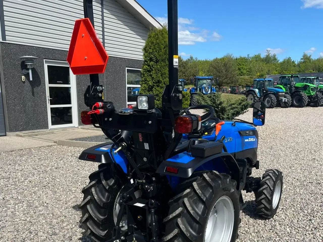 Billede 20 - Solis S26 6+2 Gearmaskine med Servostyring og brede traktorhjul