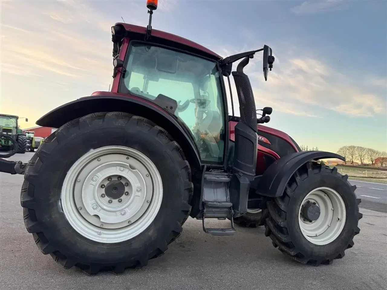 Billede 11 - Valtra N174 Versu KUN 3300 TIMER! NYE DÆK OG EKSTREM FLOT!