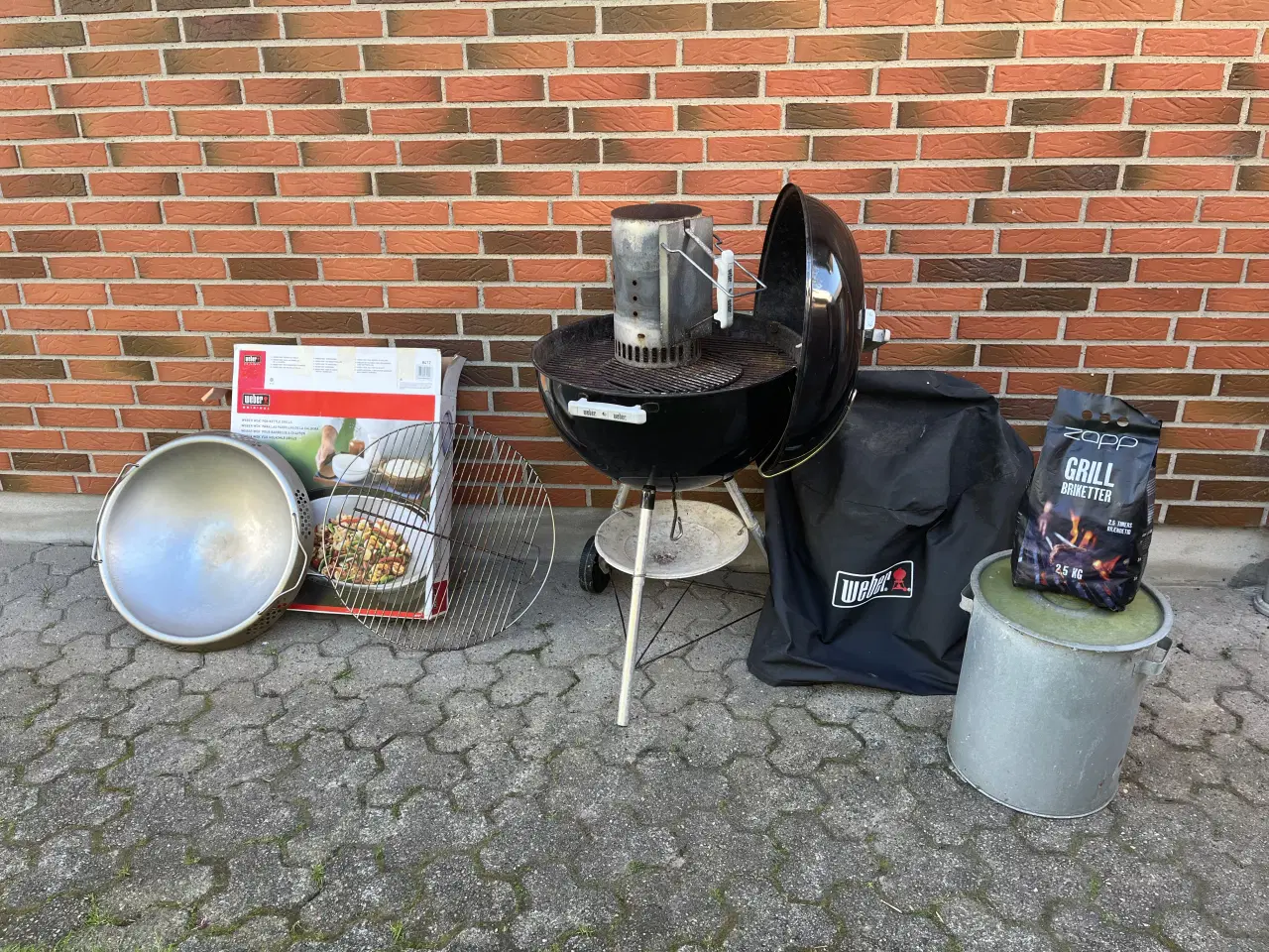 Billede 1 - Weber kulgrill m. tilbehør.