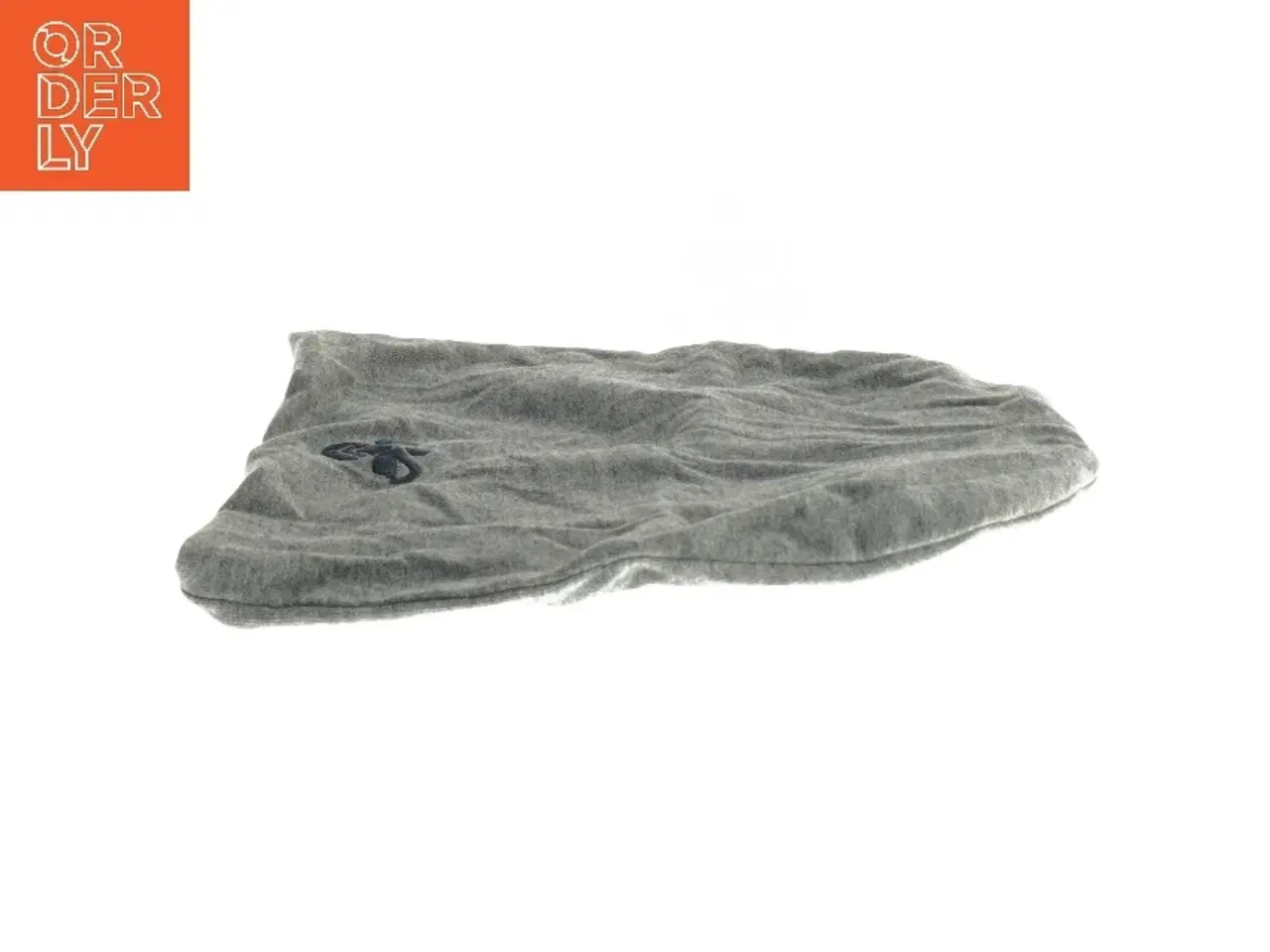 Billede 2 - Grå hue med broderet logo fra Hummel (str. 86-92 )