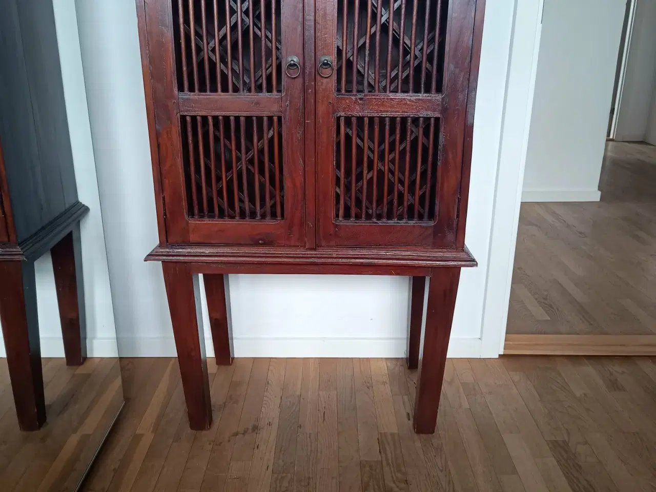 Billede 1 - Barskab/vinskab