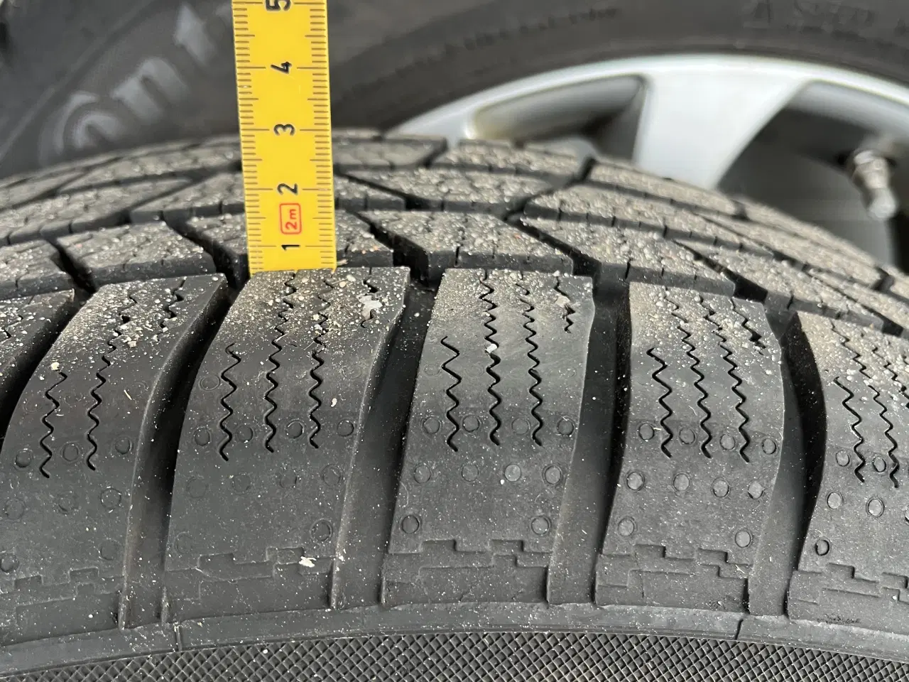 Billede 4 - Alufælge monteret med vinterdæk