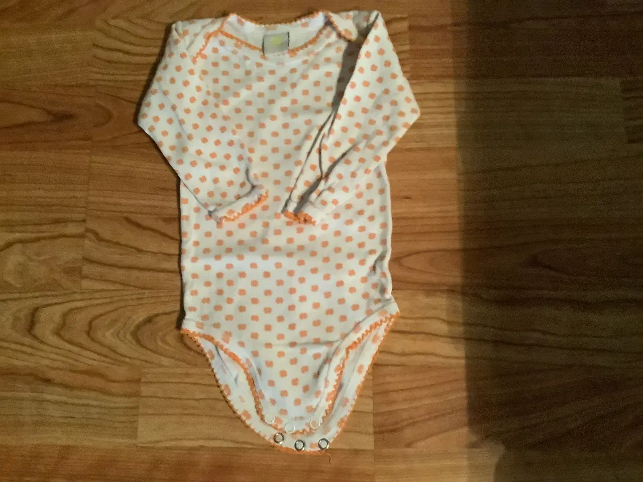 Billede 3 - Helt ny Holly’s Baby langærmet body str. 68 pige