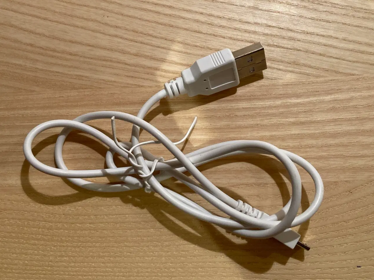 Billede 1 - Lampeladekabel med USB-A og Micro USB stik