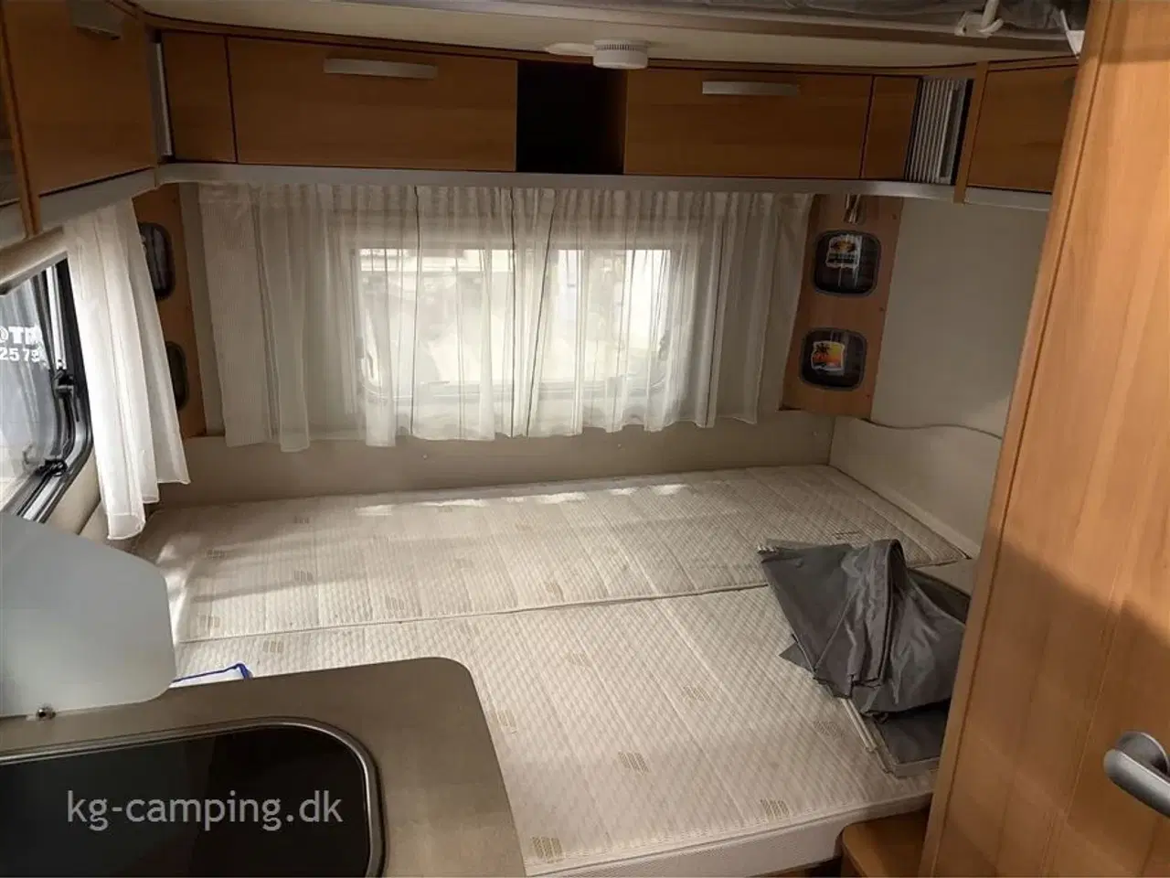 Billede 4 - 2015 - Hymer Eriba Feeling 425 Lille let rejse vogn med fortelt. Står yderst velholdt.