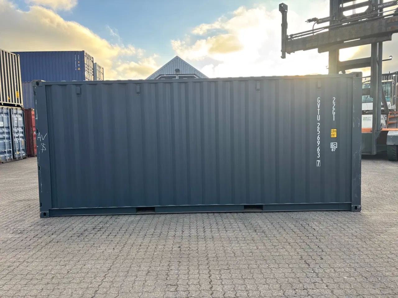 Billede 3 - TILBUD TILBUD 20 fods Container med småbuler. 7016