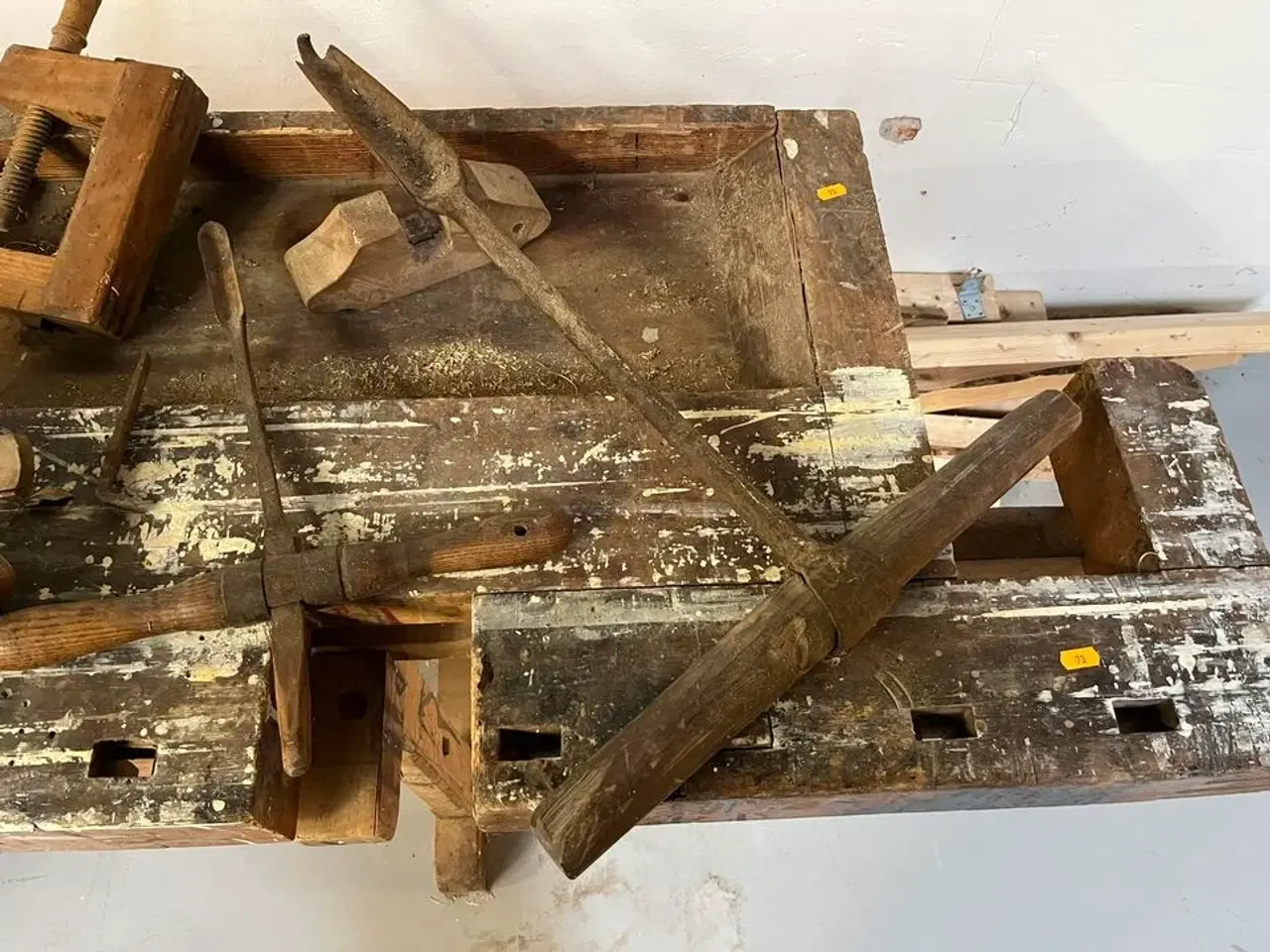 Billede 5 - Ældre Høvlebænk m. træ værktøj