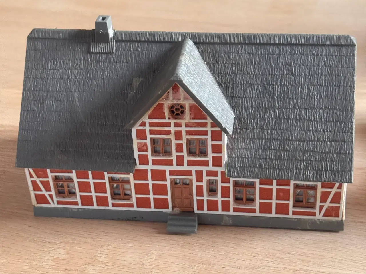 Billede 6 - Modelhuse til togbane.