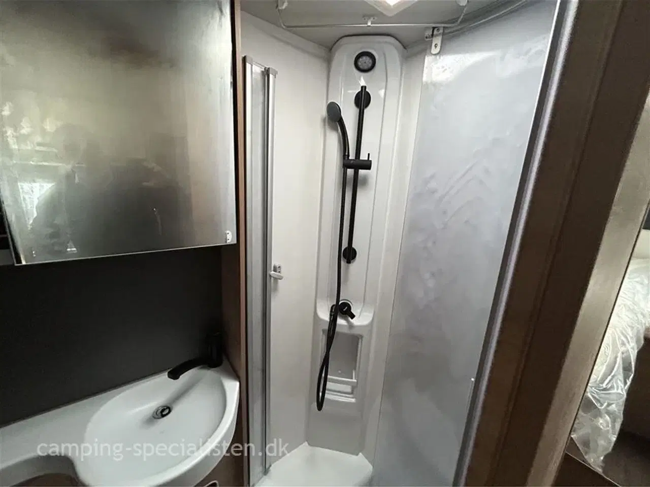 Billede 21 - 2026 - Knaus L!VE I 700 MEG Nyhed Knaus L!VE I 700 MEG 2026 med helt nyt interiør - kan ses nu hos Camping-Specialisten