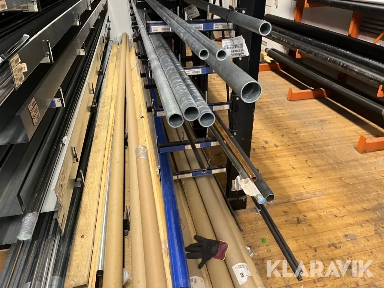 Billede 4 - Grenreol en række