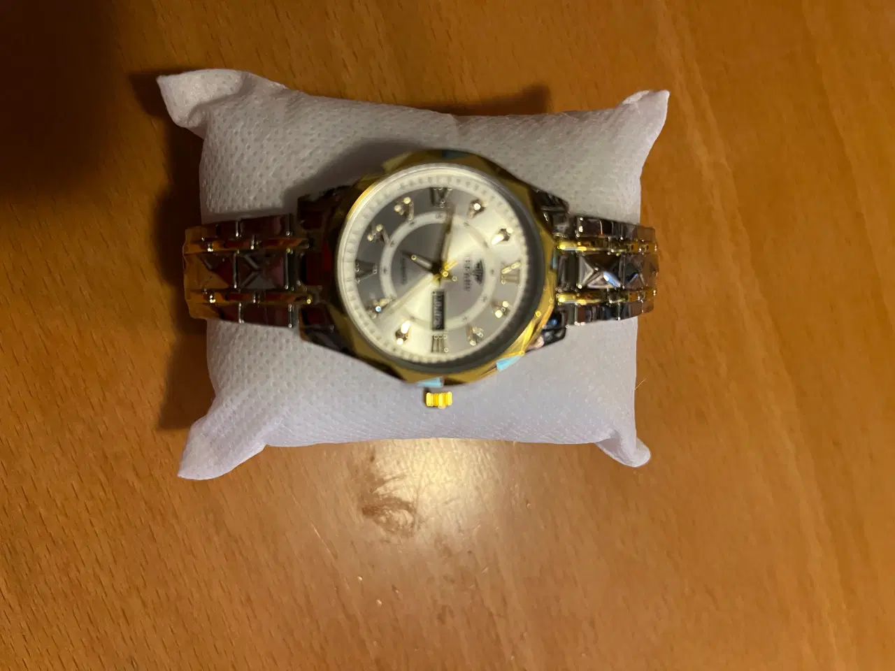 Billede 1 - Jeg sælger hermed dette fine nye dameur