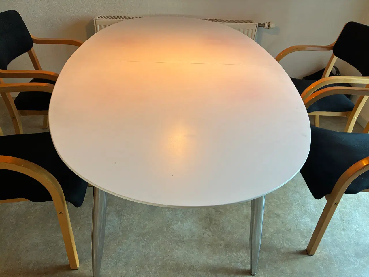 Billede 1 - Spisebord og stole