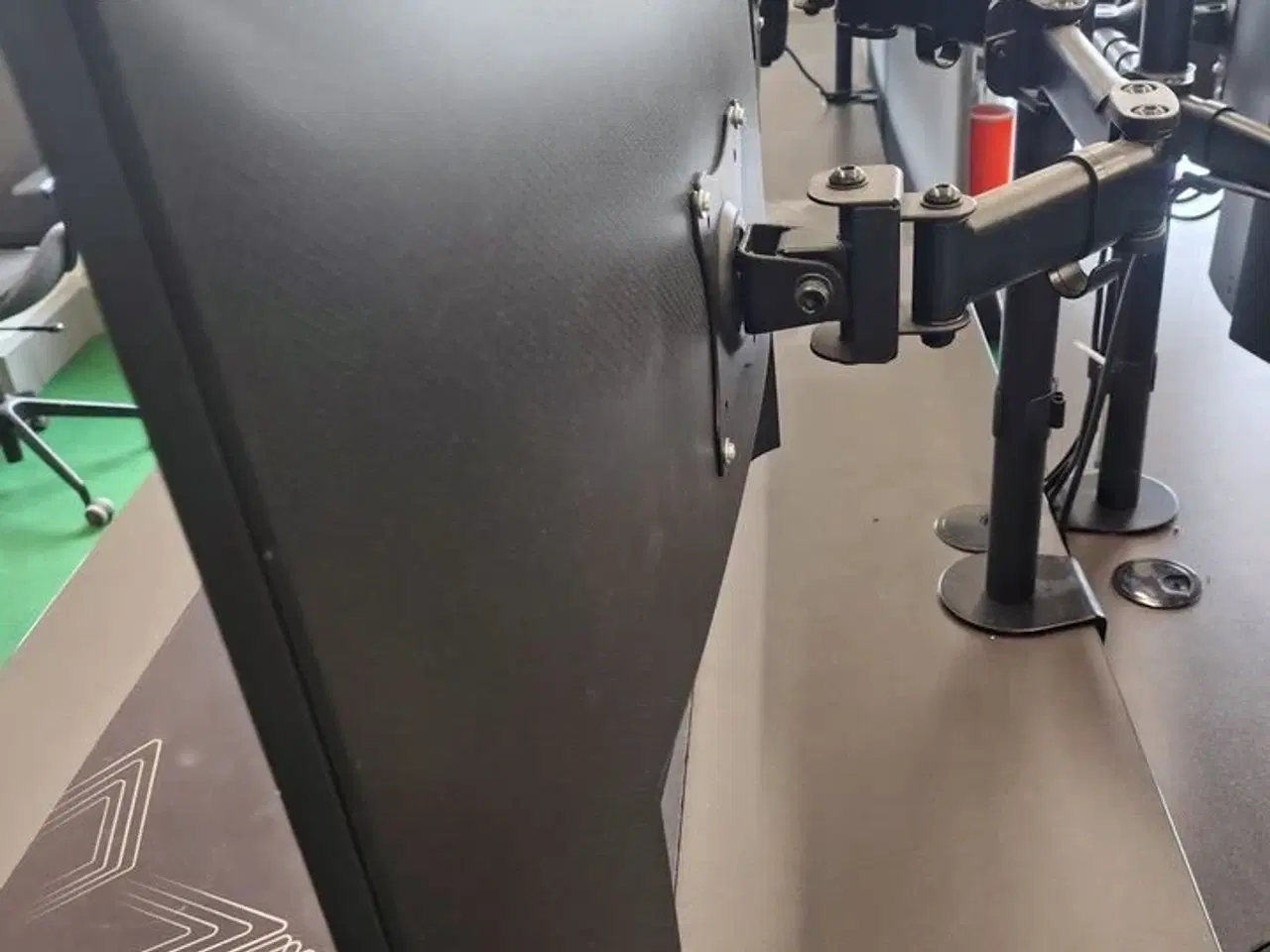 Billede 6 - En HP 32" skærm på stativ