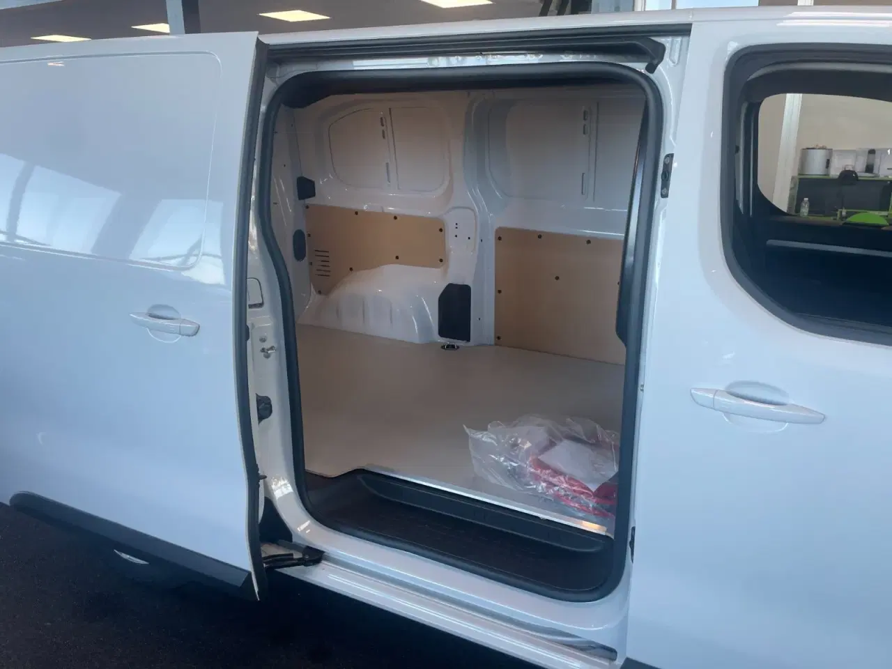 Billede 6 - Peugeot e-Expert 75 L2 Premium Van