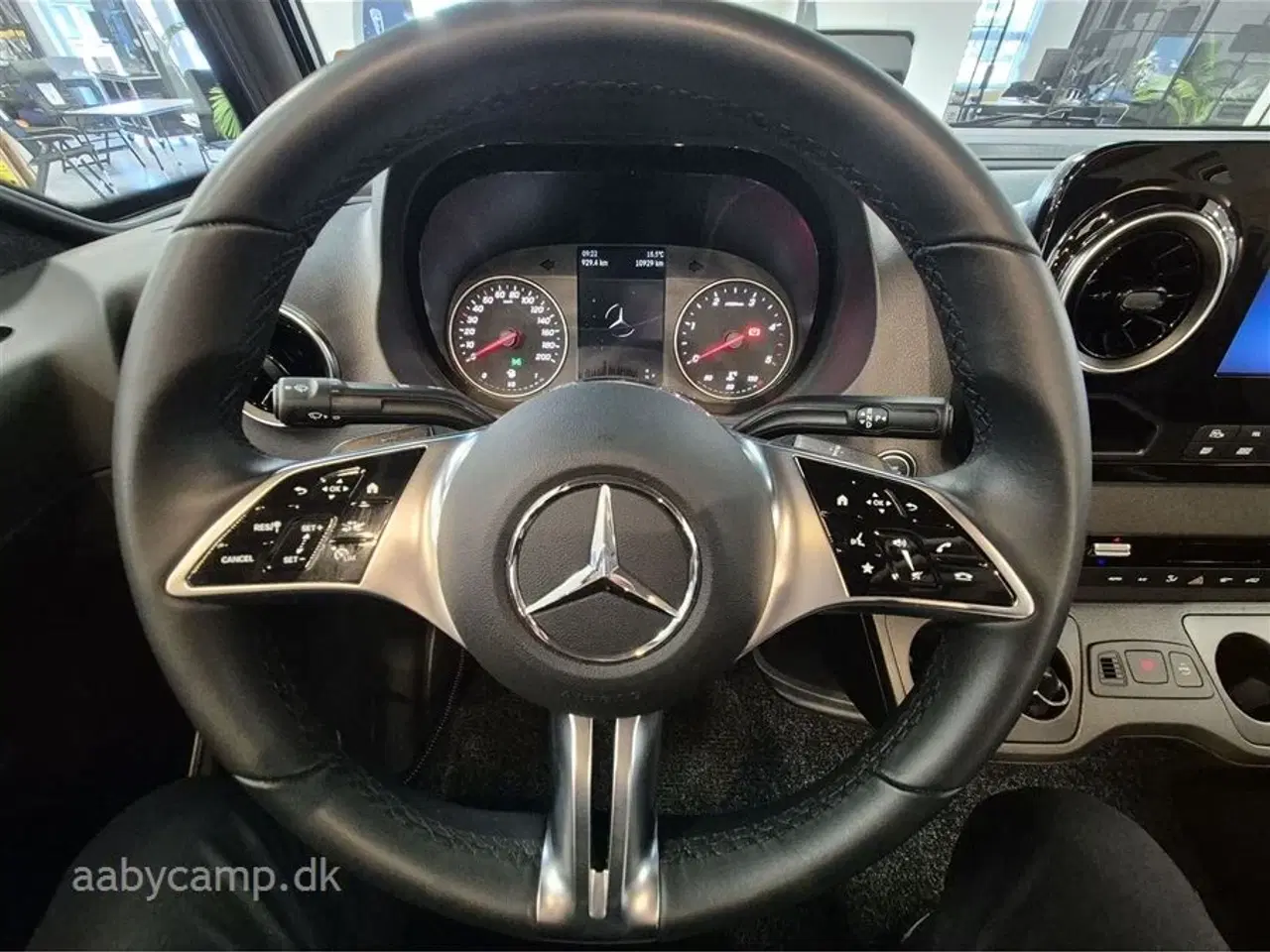 Billede 7 - 2025 - Niesmann+Bischoff Arto 78   solceller. 3x150 Ah lithium batterier. 3000w inverter. Elektrisk markise. Udv. gas/vand. Helårsdæk. 2x TV. Duo control. luft undervogn. Hydrauliske støtteben.