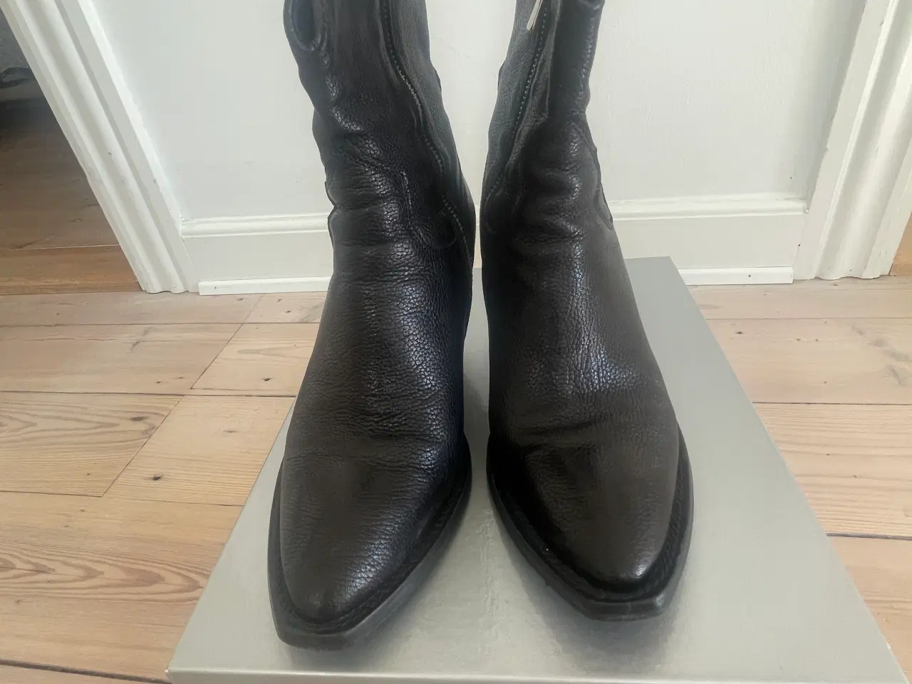 Billede 1 - Bukela sort skindstøvle 