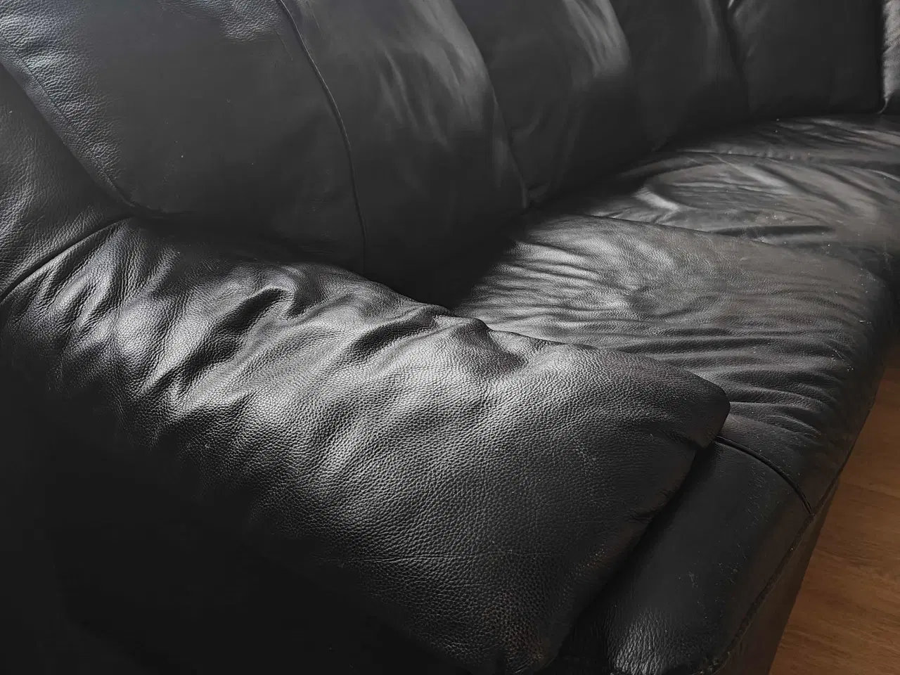 Billede 2 - Solid hjørnesofa i læder