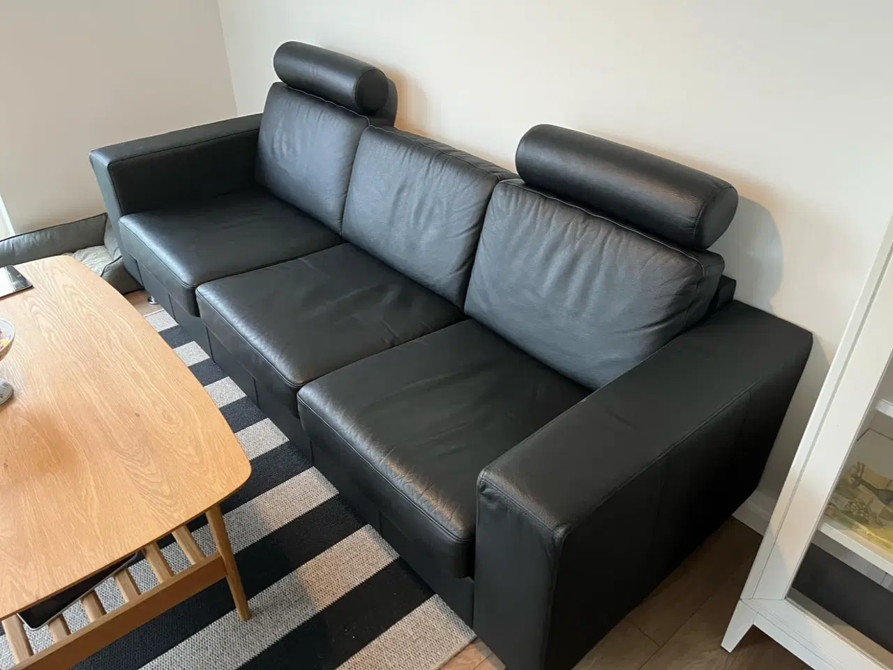 Billede 2 - 3,5 personers læder sofa 236 cm