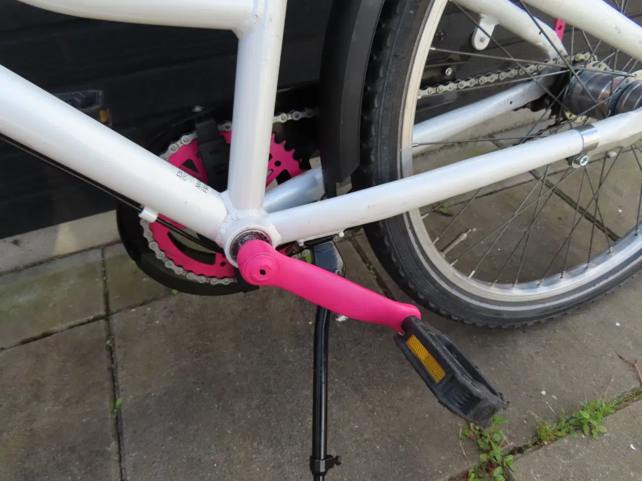 Billede 3 - Super flot totalt renoveret pigecykel 24 tommer