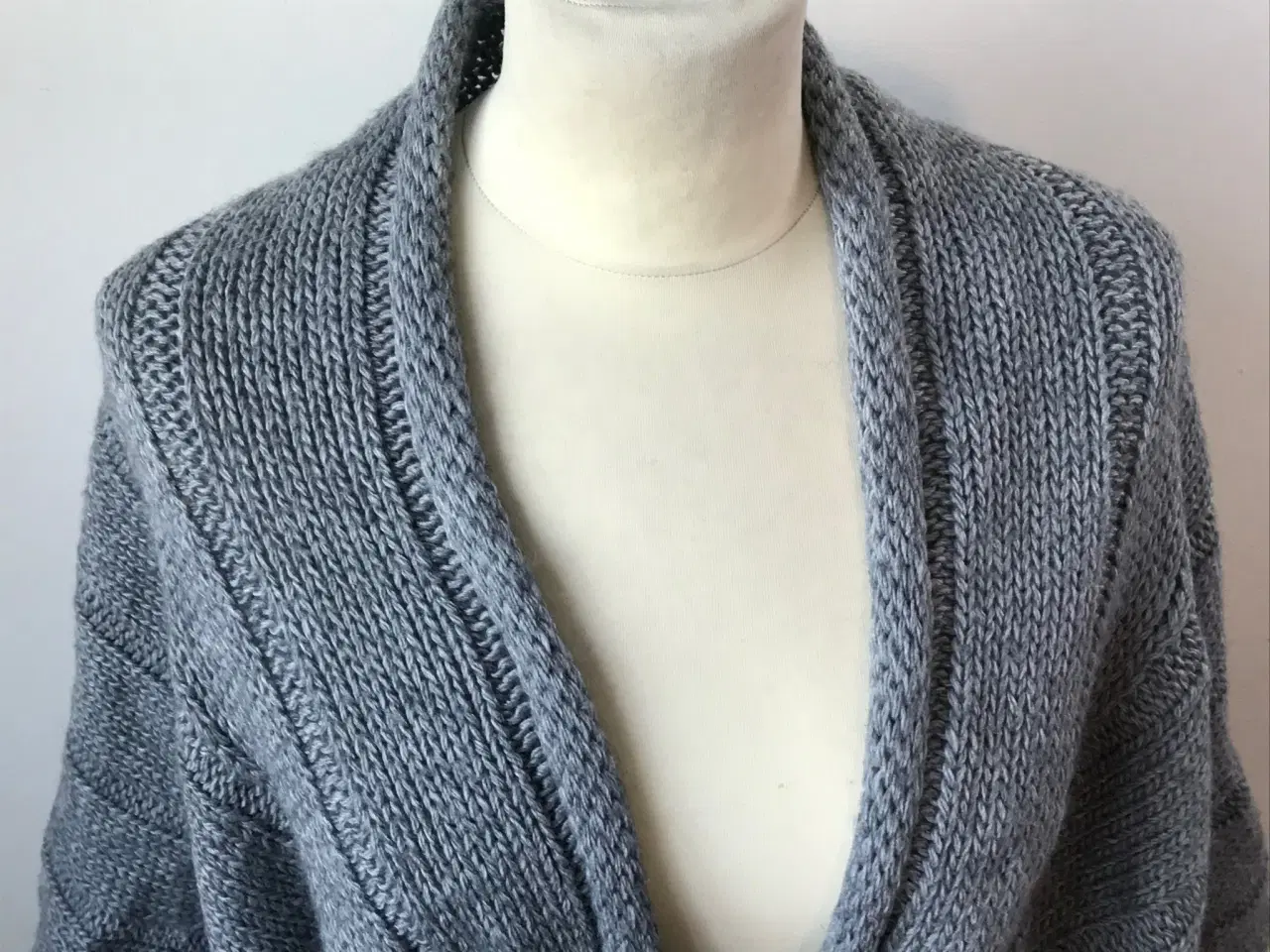 Billede 2 - Emporio Armani, sjal, str one size