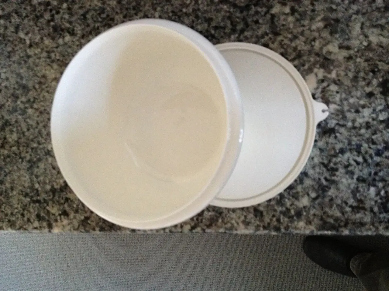 Billede 1 - TW Hvid skål på 2 L