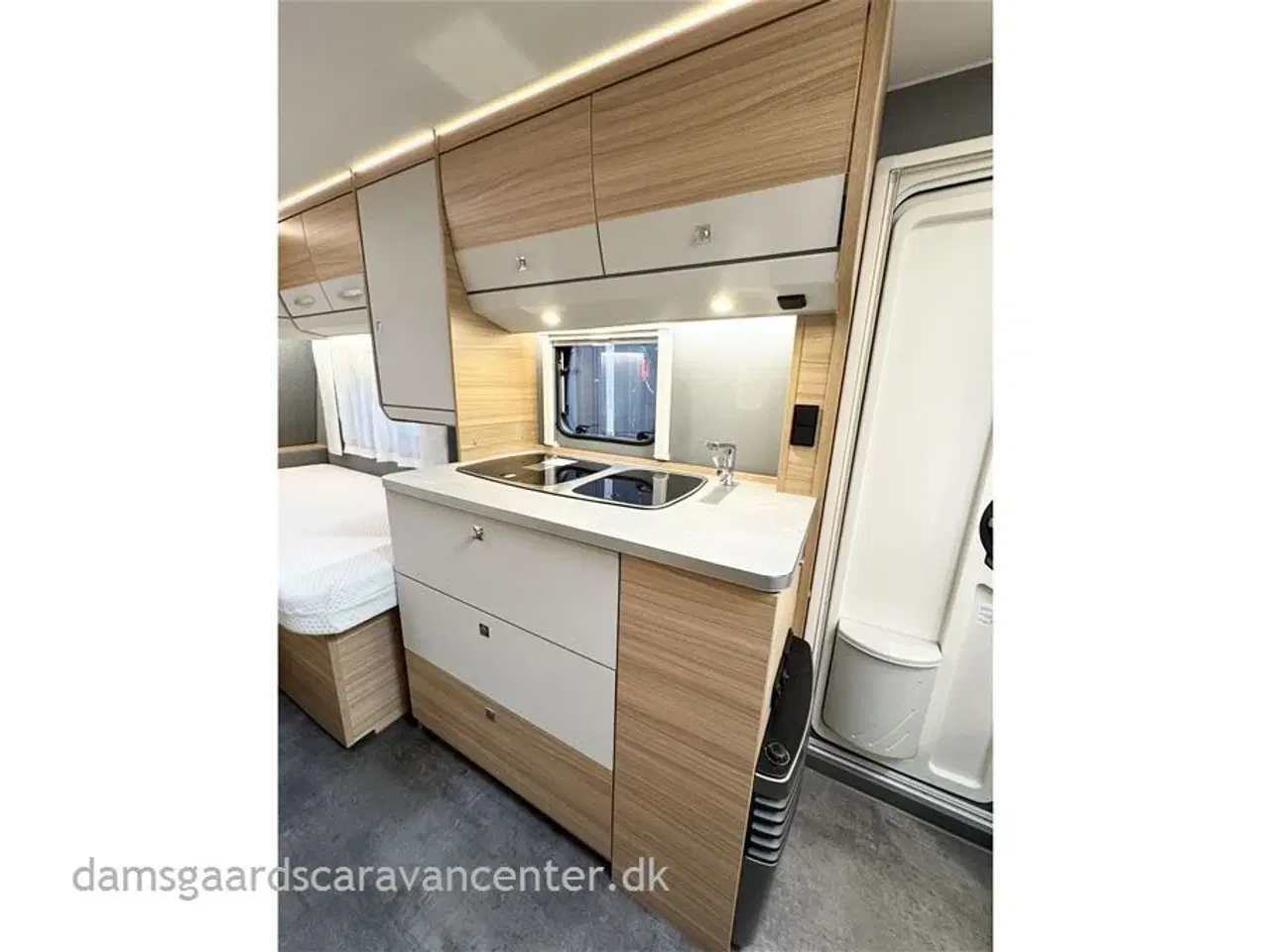 Billede 9 - 2022 - Dethleffs Camper 460 EL D-Line   Enkeltsenge-Lamel-Gulvtemp.-Mover-Telt