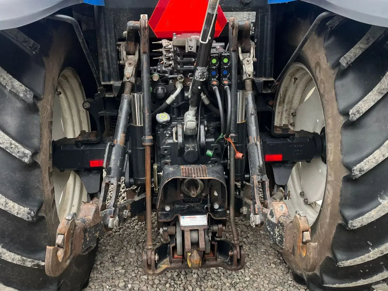 Billede 4 - New Holland T6020 Plus, med frontlæsser