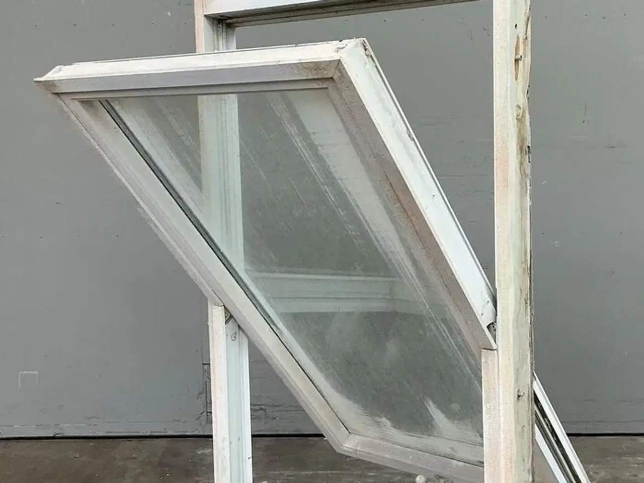 Billede 1 - Termovindue med overparti og vippefunktion 28/34 stk